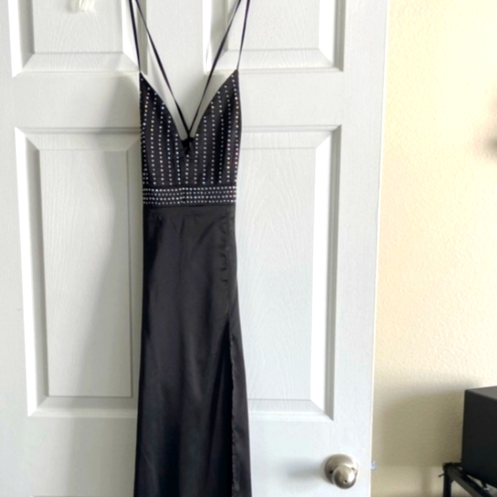 Black, blingy prom dress!!